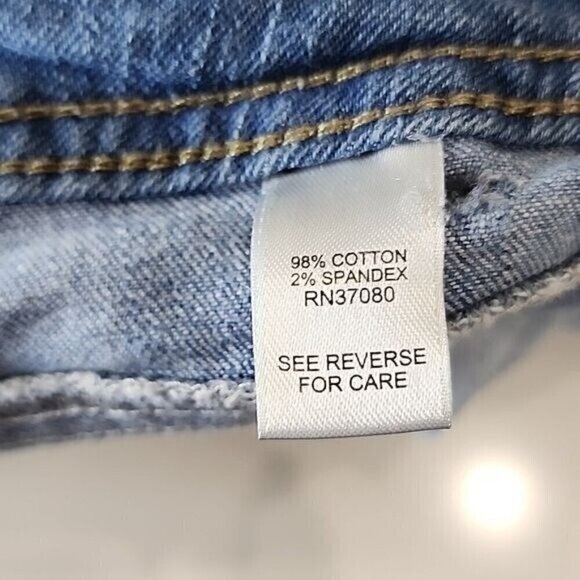 Cato Jeans est 1946 Mid-rise light rinse denim distressed modern jeans Women's 8 - Picture 5 of 6